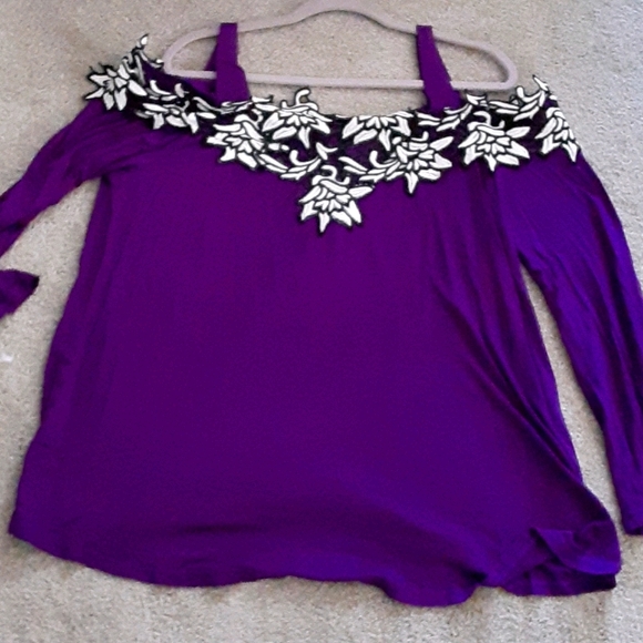 Shirt - Picture 1 of 3